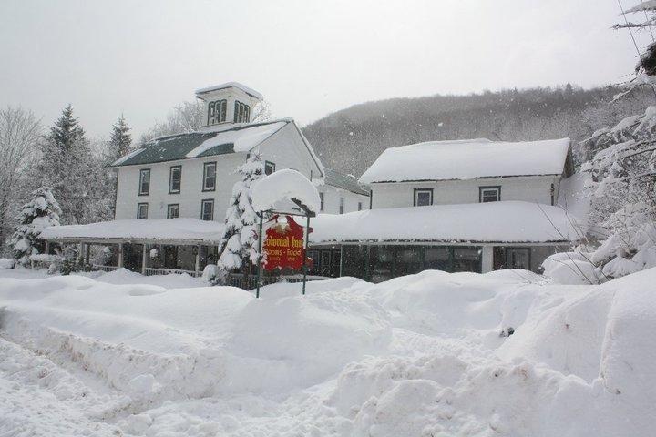 Colonial Inn Pine Hill Exterior photo